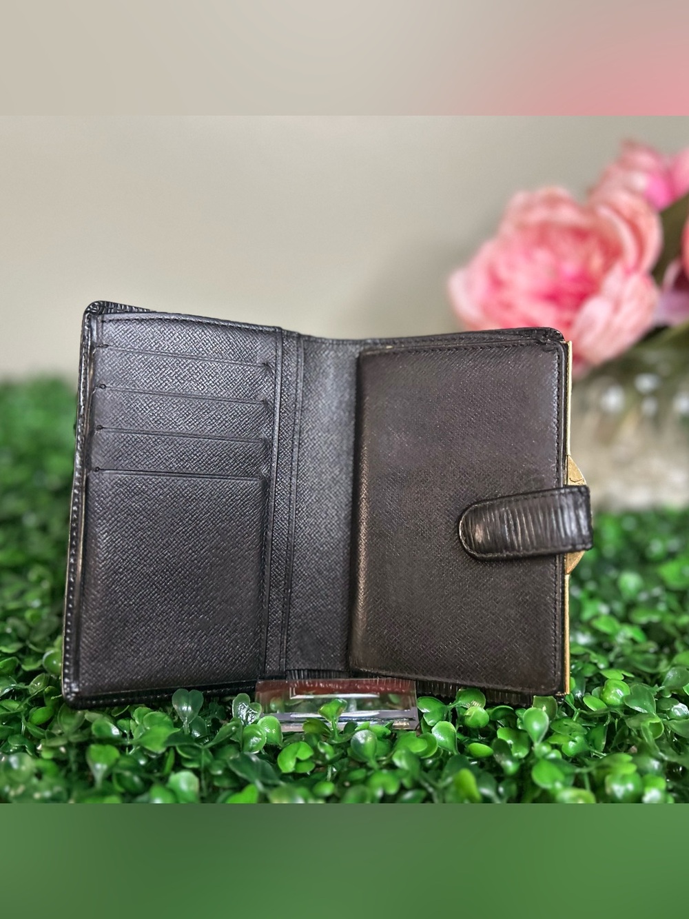 Louis Vuitton Black Epi Porte-Monnaie Viennois Kisslock Wallet Compact MI0948 - Picture 4 of 13